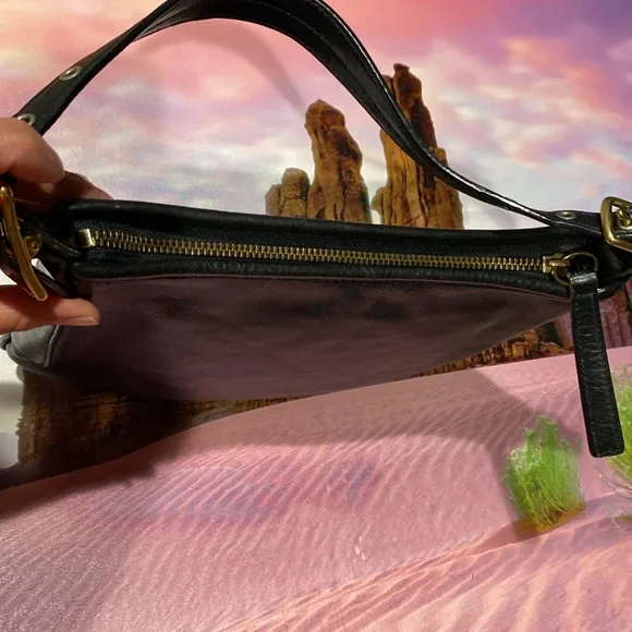 Made in USA - VTG Coach 9204 Court. - Picture 14 of 16